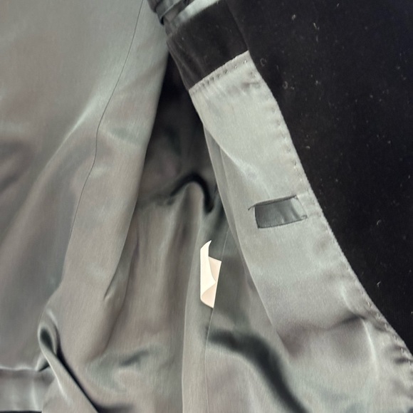 J. Crew black velvet Schoolboy blazer 8P. Like new condition - Picture 3 of 3